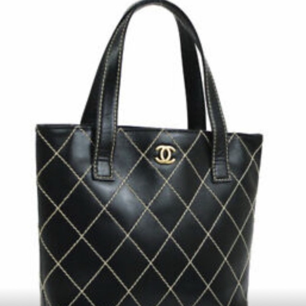 AUTHENTIC LIMITED EDITION CLASSIC CHANEL MINI BAG- discontinued